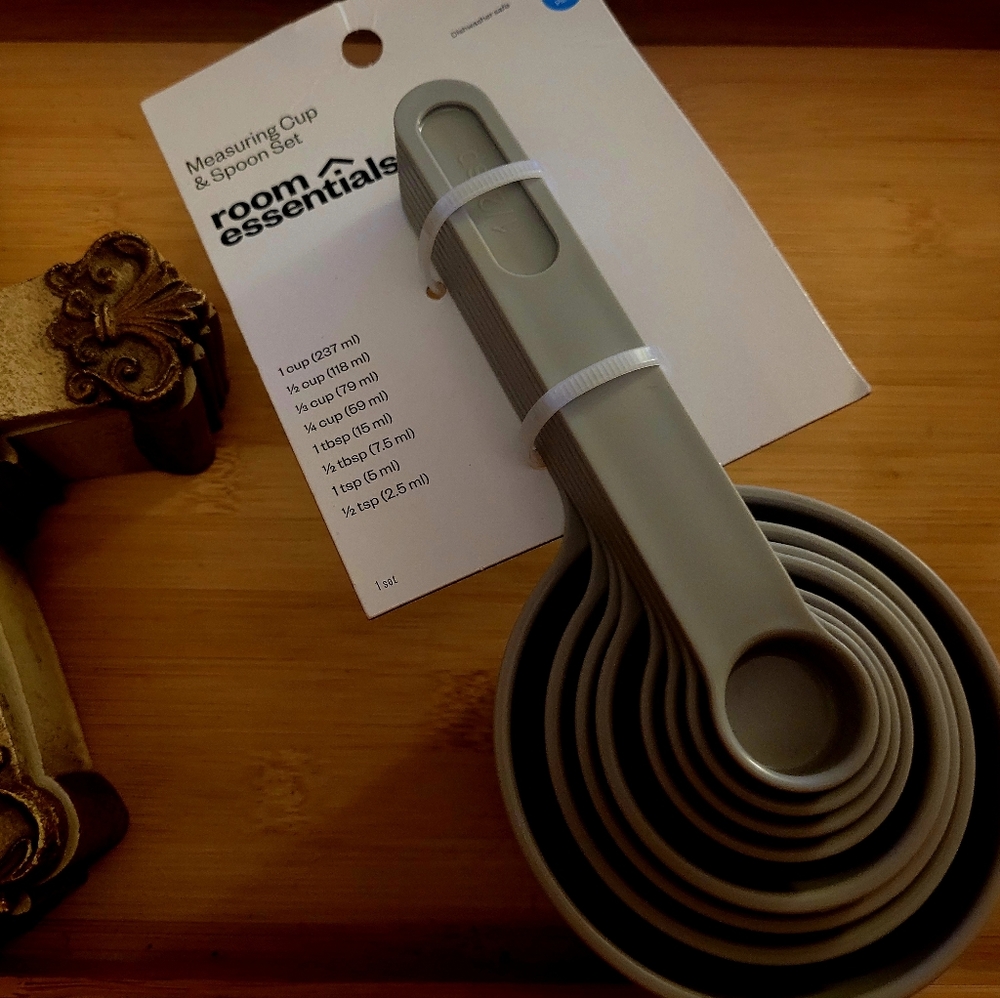 Room Essentials 8pc Plastic Measuring Cup Set